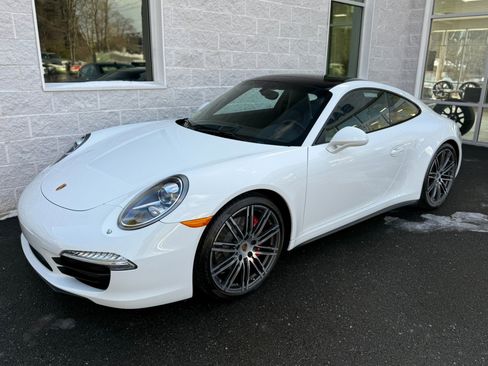 Used 2014 Porsche 911 Carrera 4S image 2