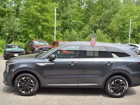 Used 2024 Kia Sorento S AWD/4WD image 5