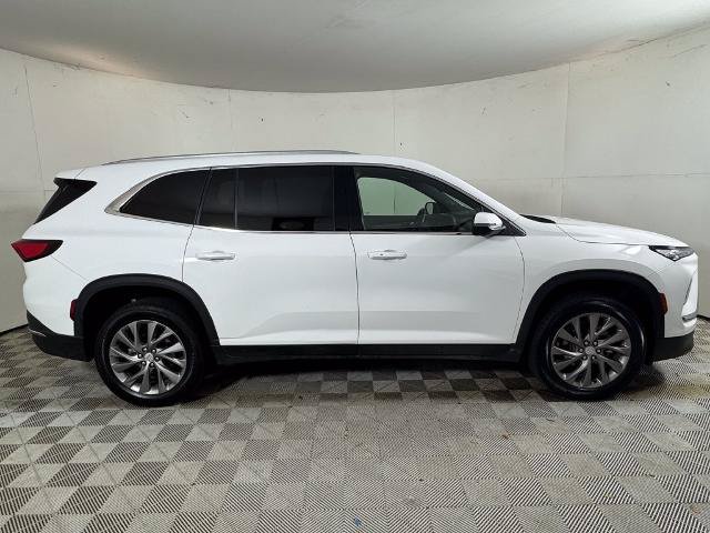 Used 2026 Buick Enclave Preferred FWD image 2