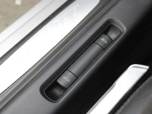 Used 2005 Porsche Boxster image 19