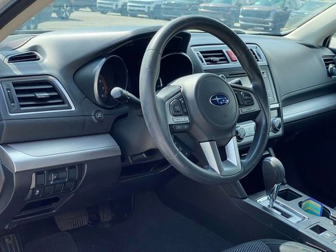 Used 2017 Subaru Outback 2.5i AWD/4WD image 10