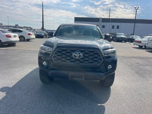 Used 2023 Toyota Tacoma TRD Off-Road w/ Technology Package AWD/4WD image 8