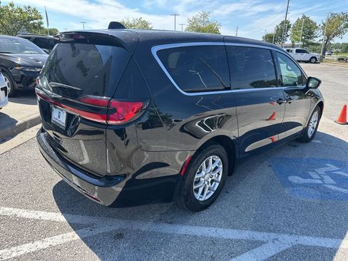 New 2026 Chrysler Pacifica Select image 31