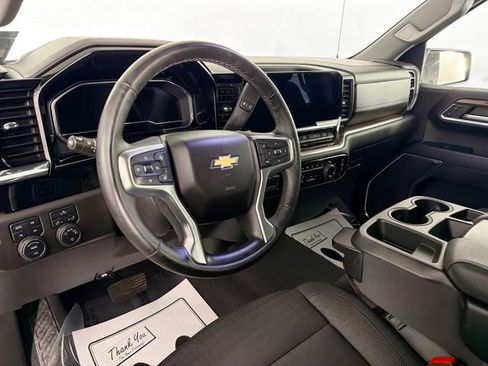 Used 2023 Chevrolet Silverado 1500 LT AWD/4WD image 9