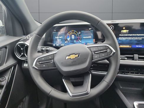 New 2026 Chevrolet Equinox LT w/ Convenience Package II AWD/4WD image 11