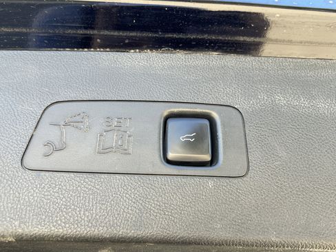 Used 2022 Lincoln Corsair Standard w/ Premium Package image 57