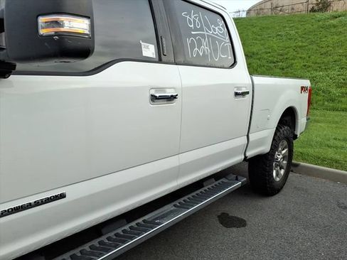 Used 2019 Ford F250 Lariat w/ Lariat Ultimate Package AWD/4WD image 6
