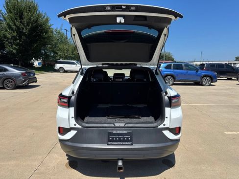 Used 2023 Volkswagen ID.4 Pro AWD/4WD image 17