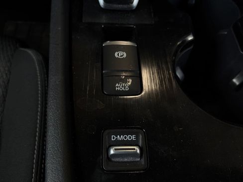 Used 2025 Nissan Rogue SV FWD image 22