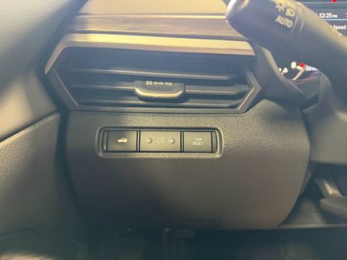 Used 2025 Nissan Altima 2.5 SV FWD image 21