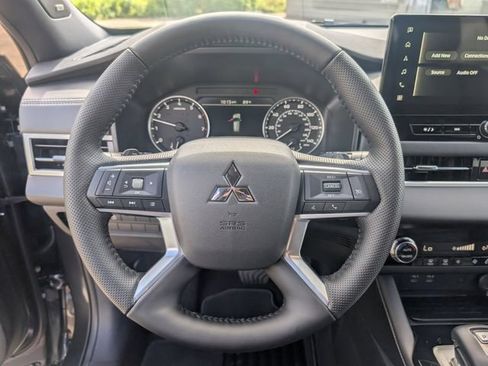New 2026 Mitsubishi Outlander LE FWD image 15