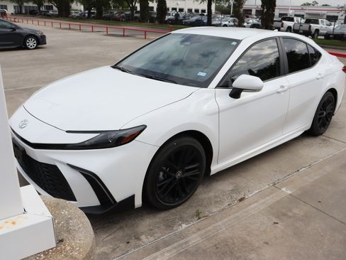 Certified 2025 Toyota Camry SE w/ Multimedia Upgrade Package image 4