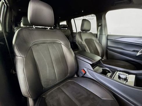 Used 2024 Jeep Grand Cherokee L Laredo image 28