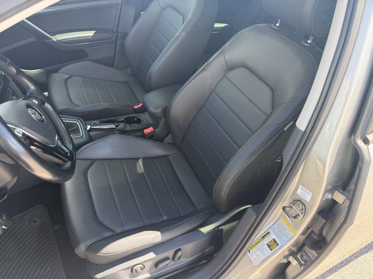 Used 2015 Volkswagen Golf TDI S FWD image 13