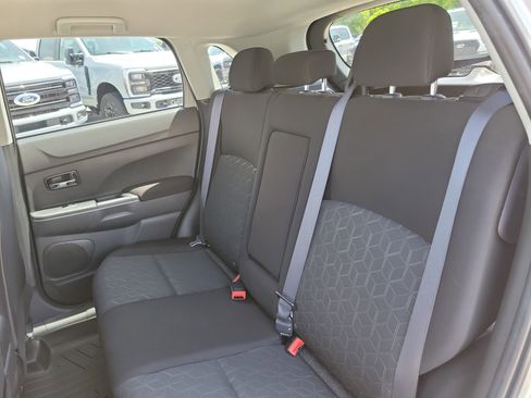 Used 2021 Mitsubishi Outlander Sport ES FWD image 12