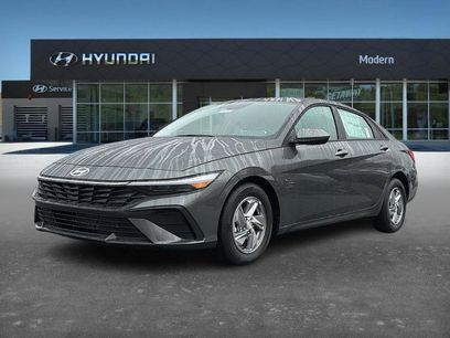 New 2026 Hyundai Elantra SE