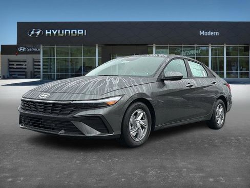 New 2026 Hyundai Elantra SE image 1