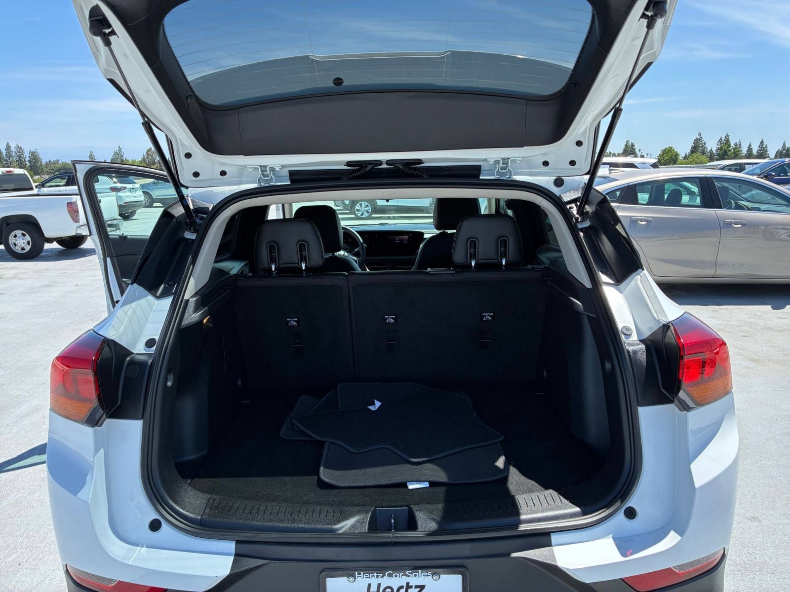 Used 2025 Buick Encore GX Preferred AWD/4WD image 29
