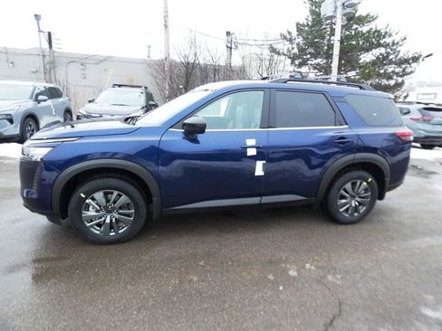 New 2026 Nissan Pathfinder SV image 6