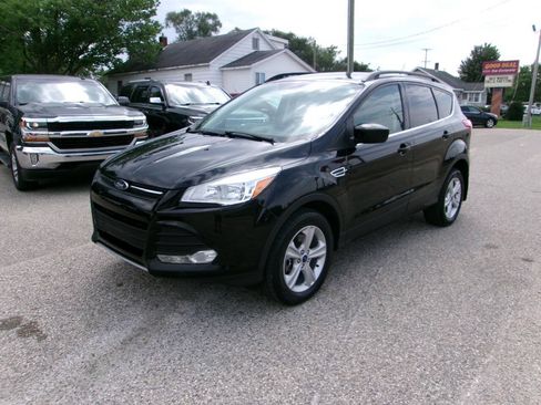 Used 2016 Ford Escape SE w/ Equipment Group 201A AWD/4WD image 1