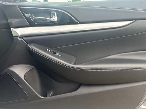 Used 2023 Nissan Maxima SV w/ Floor Mat Group FWD image 19