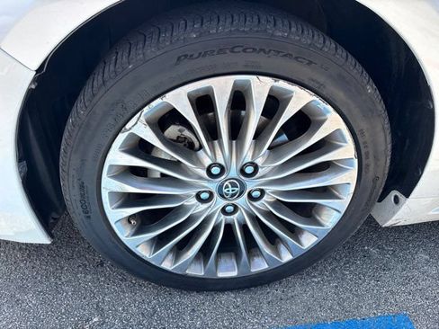 Used 2016 Toyota Avalon Limited FWD image 9