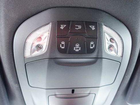 New 2026 Chrysler Pacifica Select image 30