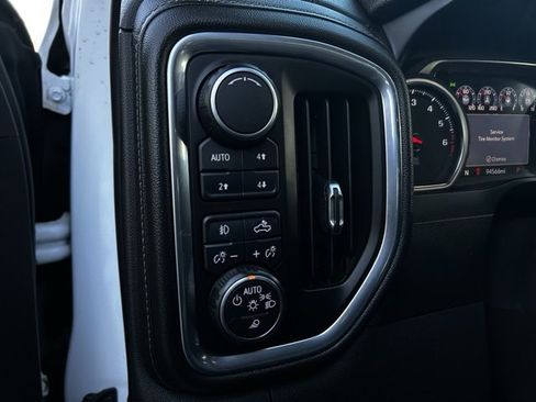 Used 2019 Chevrolet Silverado 1500 High Country image 13