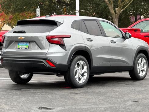 New 2026 Chevrolet Trax LS w/ LS Convenience Package image 3