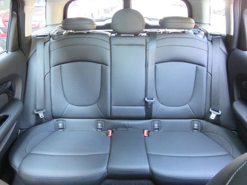 Used 2019 MINI Cooper Clubman image 18