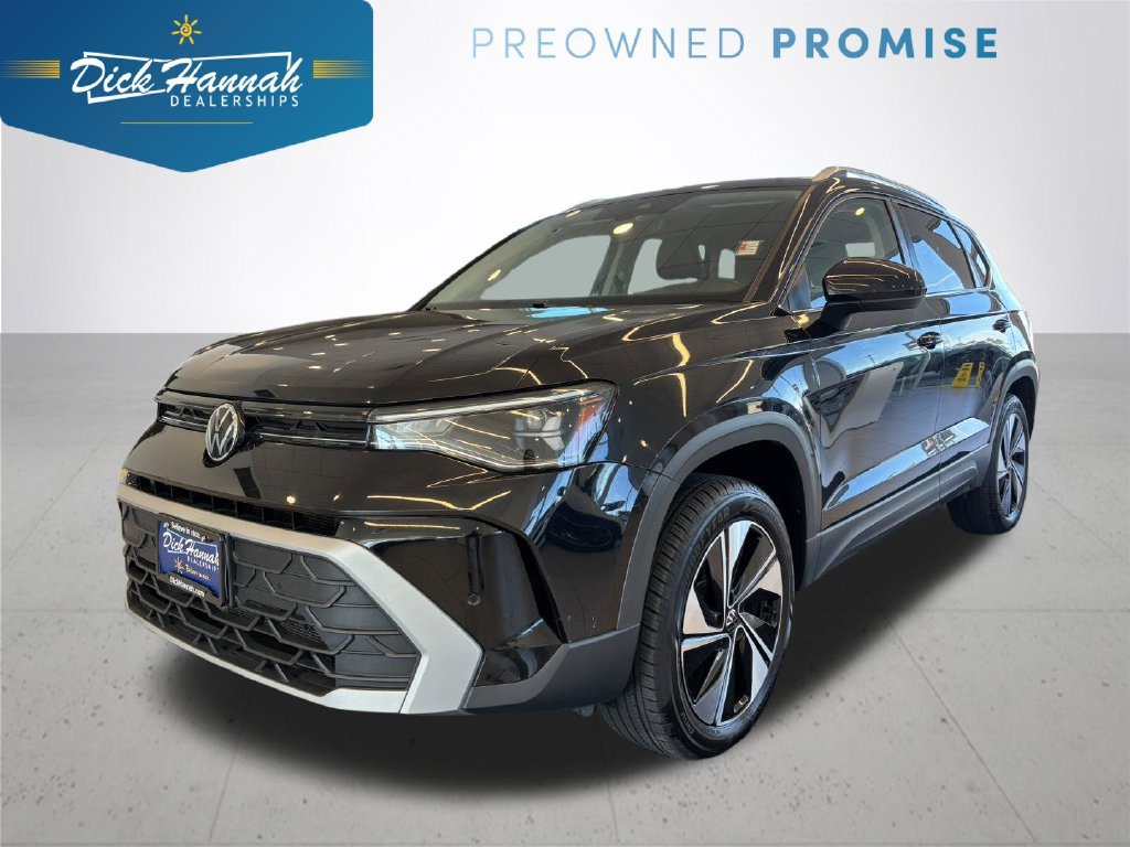 Used 2025 Volkswagen Taos SE AWD/4WD image 1