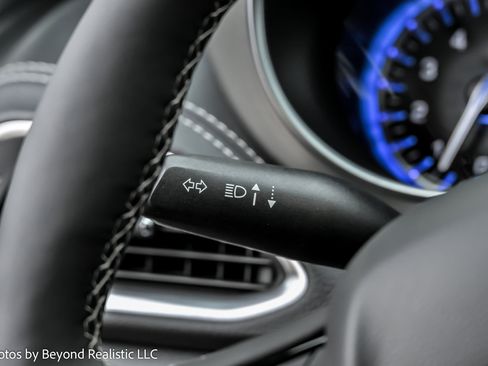 Used 2024 Chrysler Pacifica Limited w/ S Appearance Package image 36