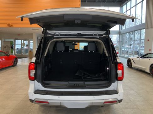 Used 2024 Ford Expedition Max XLT image 32