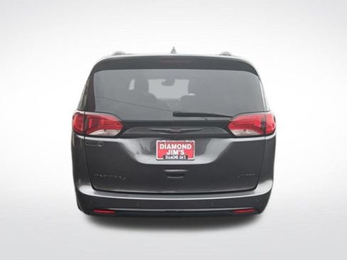 Used 2020 Chrysler Pacifica Limited w/ Quick Order Package 27H Red S FWD image 4