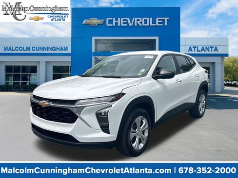 Certified 2026 Chevrolet Trax LS FWD image 1