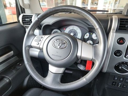 Used 2010 Toyota FJ Cruiser Base image 19