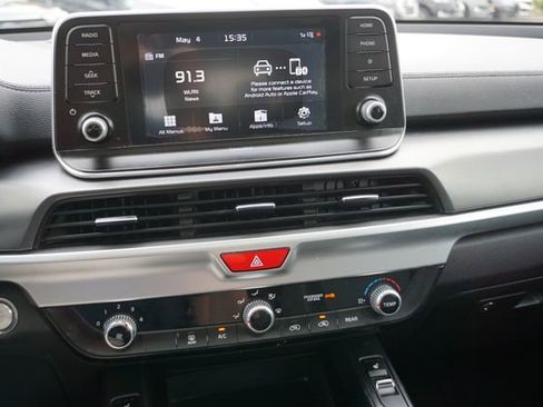 Used 2020 Kia Telluride S w/ S 8 Passenger Seating Package FWD image 4