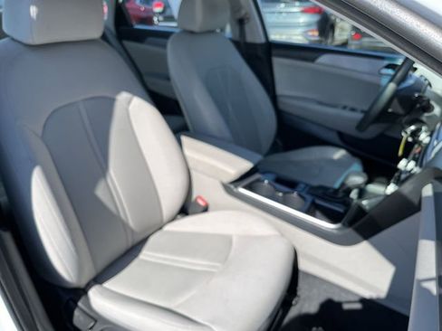 Used 2019 Hyundai Sonata SE FWD image 25