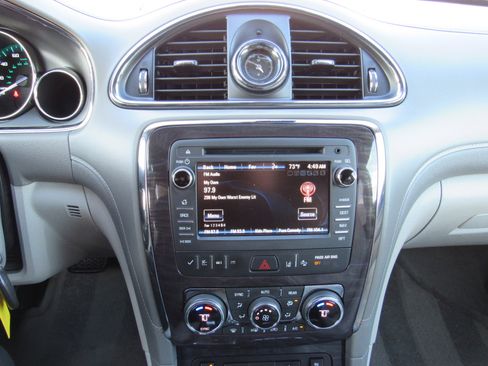Used 2017 Buick Enclave Premium image 22