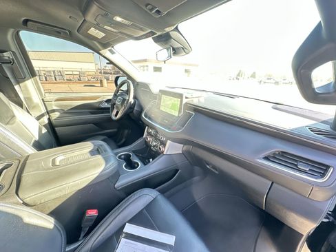 Used 2023 GMC Yukon XL SLE image 28