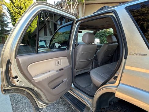 Used 2001 Toyota 4Runner Limited RWD image 29