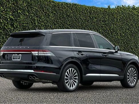Used 2024 Lincoln Aviator Reserve RWD image 4