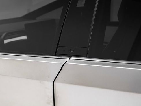 Used 2024 Tesla Cybertruck AWD Crew Cab image 43