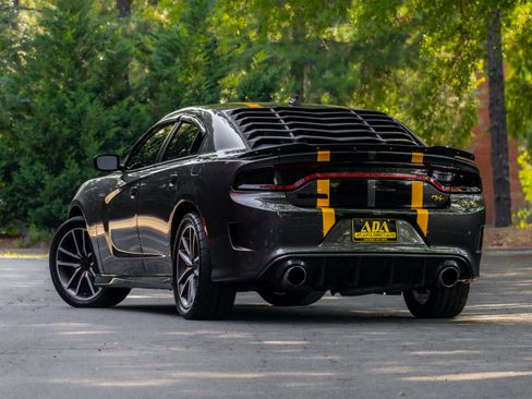 Used 2020 Dodge Charger R/T w/ Plus Group RWD image 3