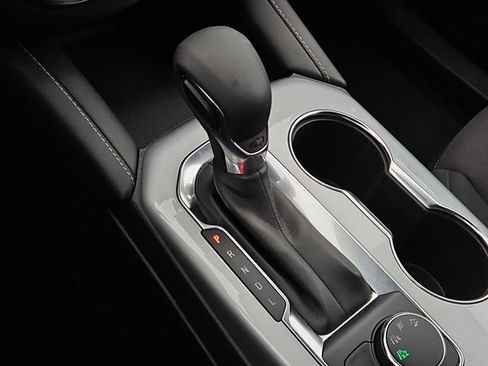 Used 2025 Chevrolet Blazer LT image 23