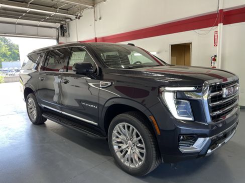 New 2026 GMC Yukon XL Elevation w/ Elevation Premium Package RWD image 3
