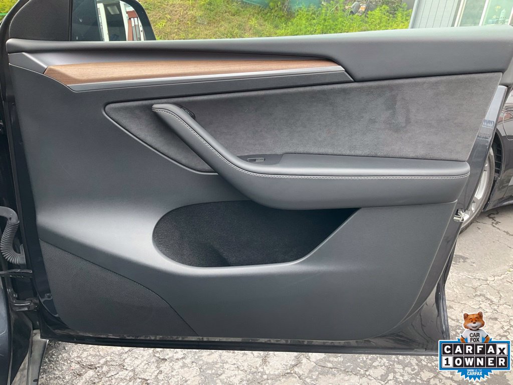 Used 2024 Tesla Model Y 2WD image 67