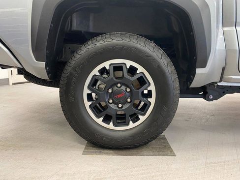 Used 2025 Toyota Tacoma TRD Off-Road image 30