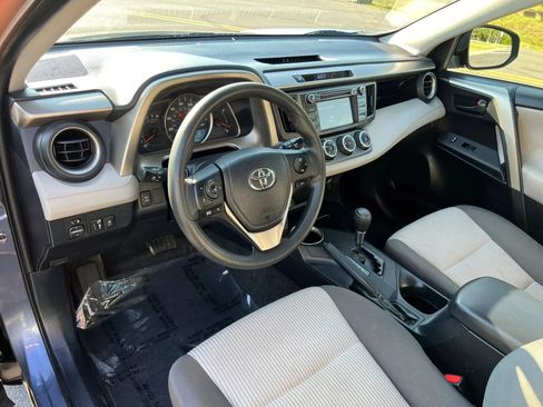 Used 2014 Toyota RAV4 LE AWD/4WD image 15