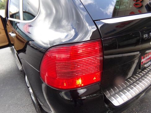 Used 2005 Porsche Cayenne S image 30